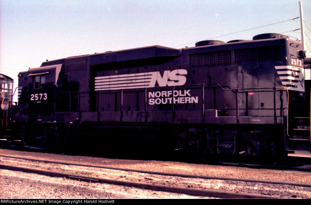 NS 2573